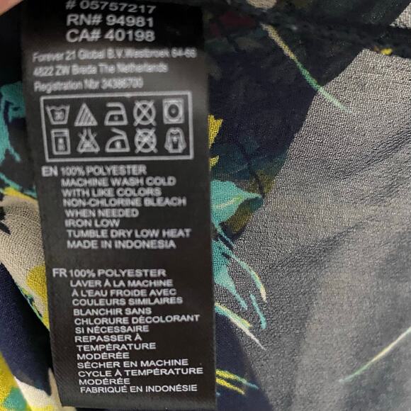 Vtg Forever 21 Blouse Top Womens Size M Sheer Floral Navy Flutter Sleeve Peplum - Picture 8 of 9